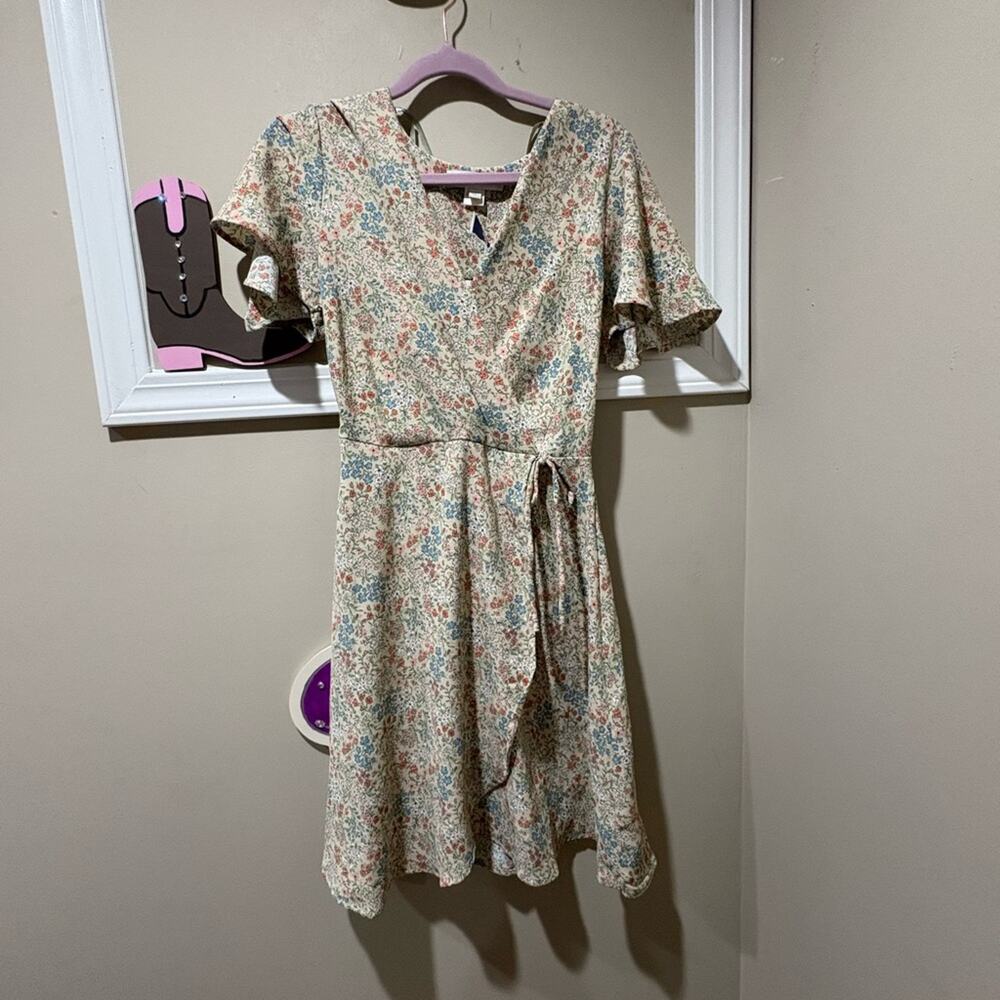 Monteau Floral Dress with Blue and Red‎ Accents